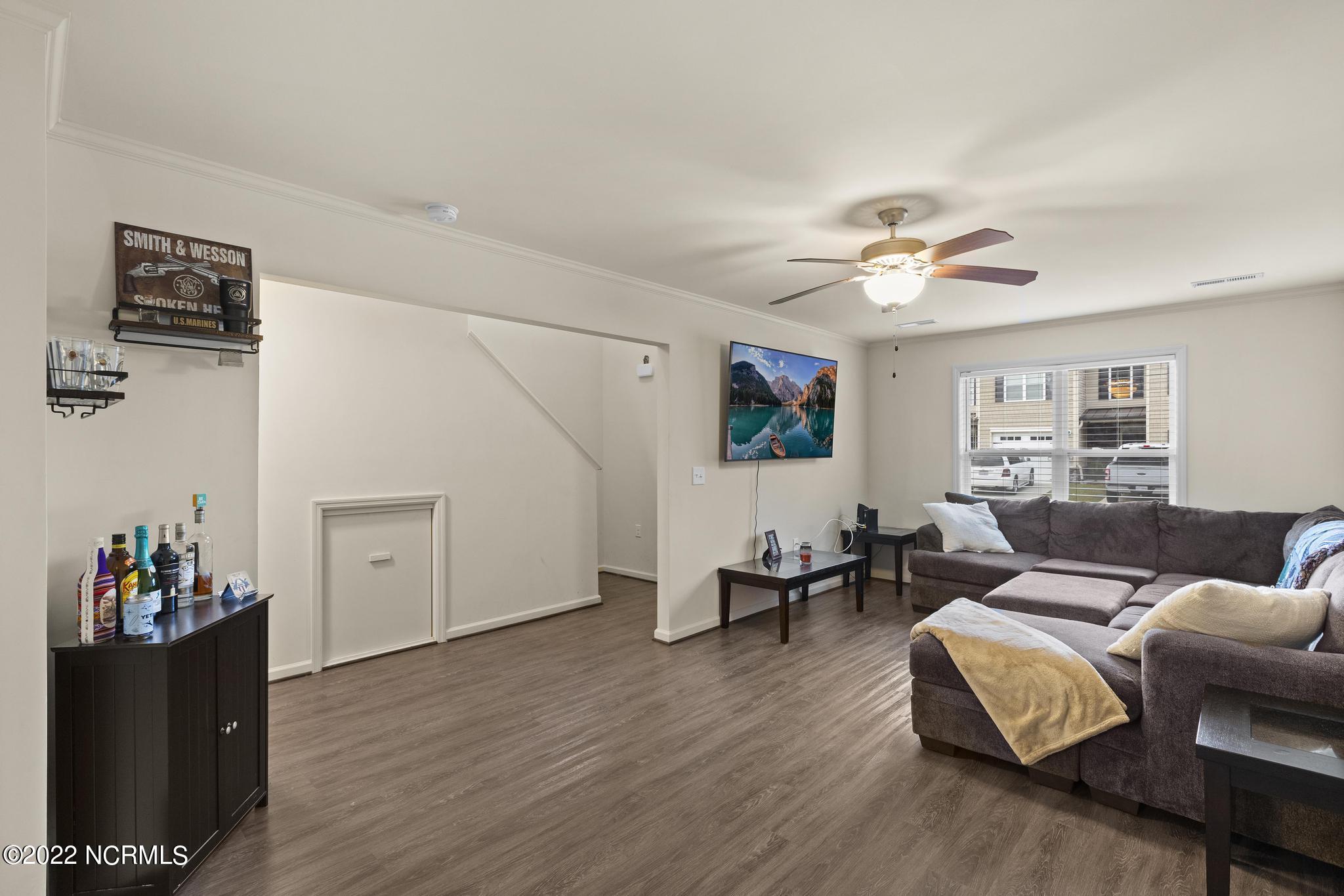 310 Glenellen Loop Road Midway Park, NC 28544 - Photo 5 of 20 310 glenellen livingroom2