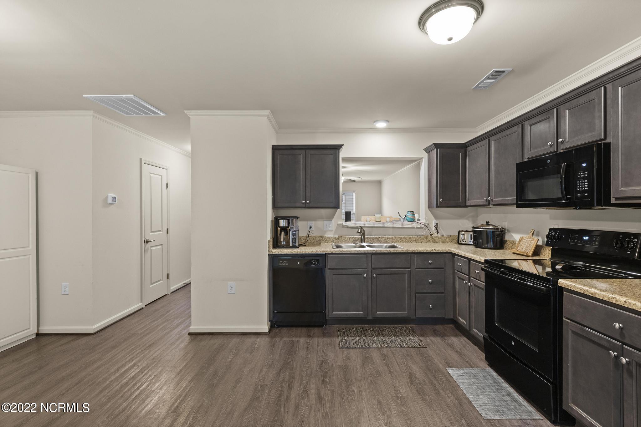 310 Glenellen Loop Road Midway Park, NC 28544 - Photo 7 of 20 310 glenellen kitchen2