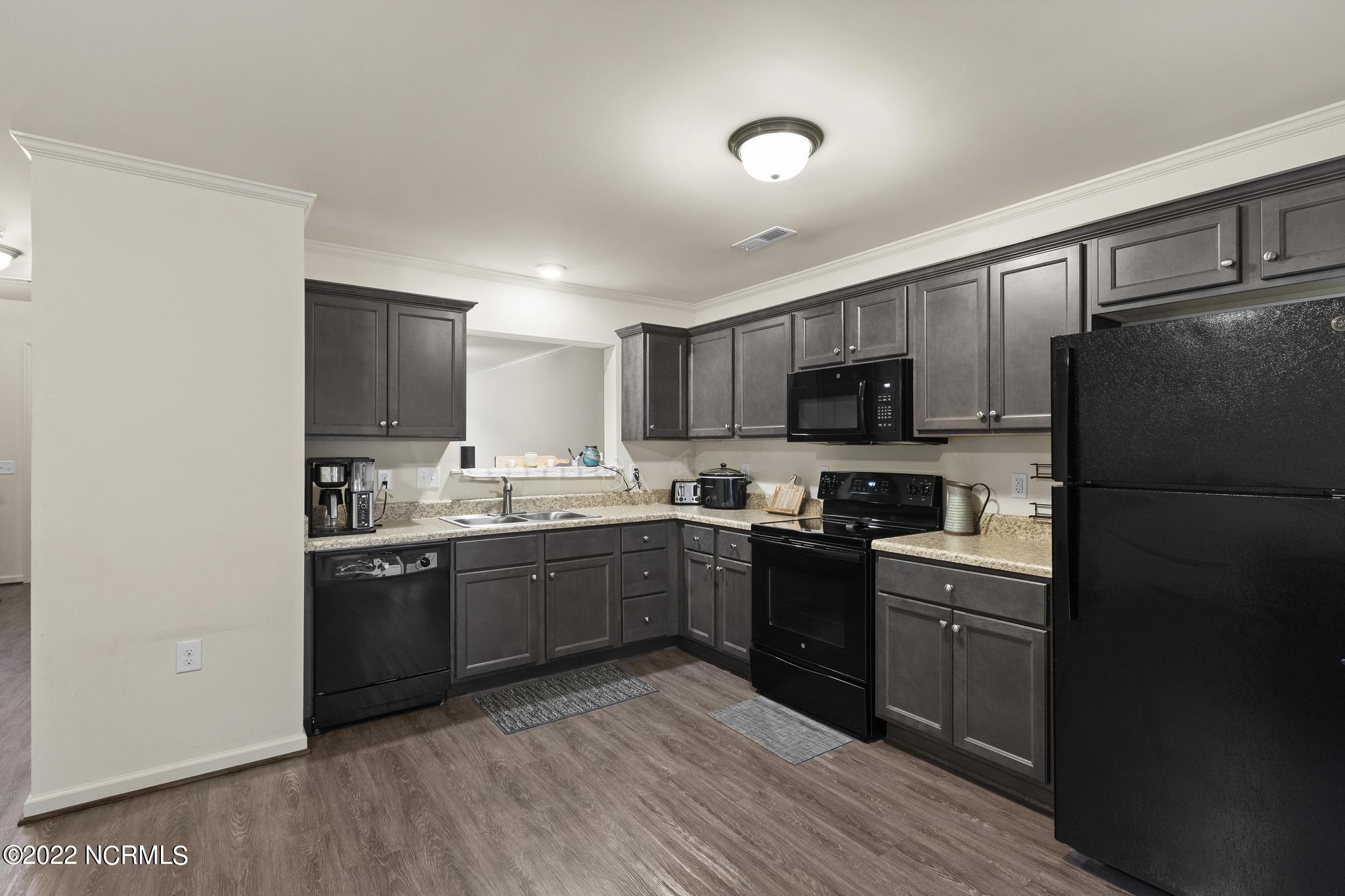 310 Glenellen Loop Road Midway Park, NC 28544 - Photo 10 of 20 310 glenellen kitchen4