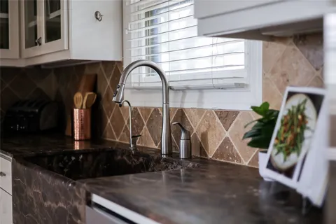 $1,350,000 | 610 Oakland Avenue, Austin, TX 78703