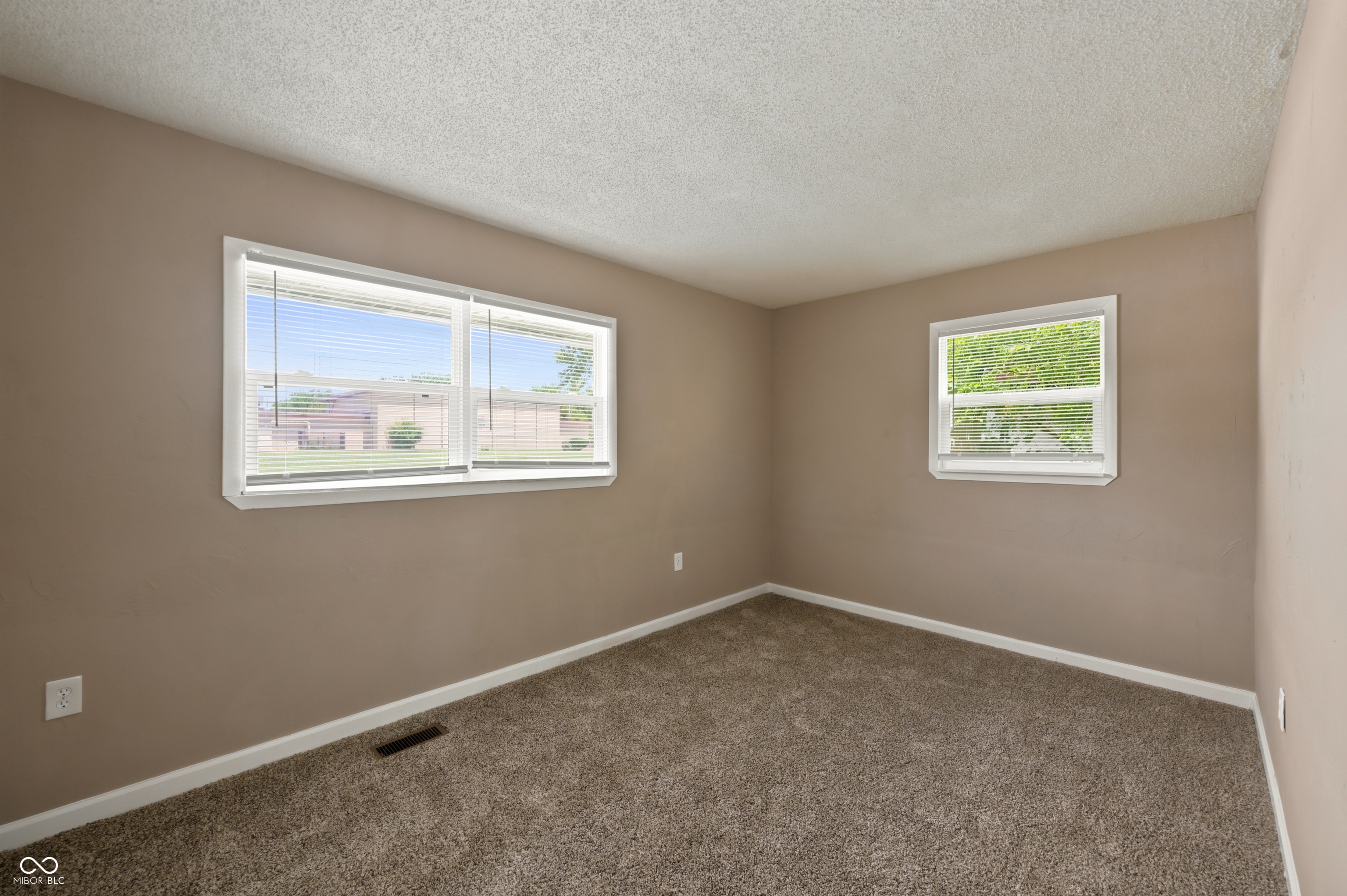 8619 Montery Road Indianapolis, IN 46226 - Photo 8 of 23
