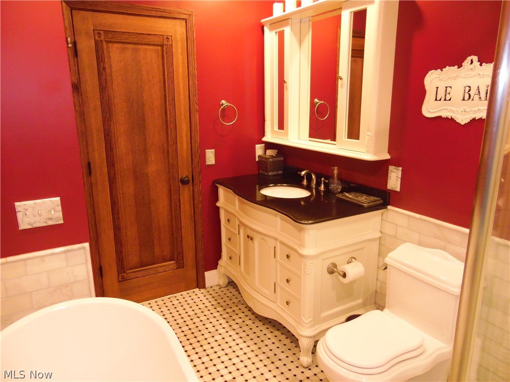1428 Haverston Road Lyndhurst, OH 44124 - Photo 14 of 25