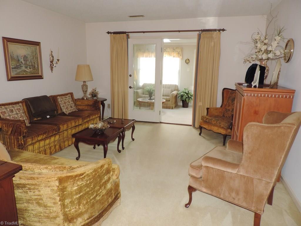 1607 Ternberry Road High Point, NC 27262 - Photo 3 of 15 Gallery Image 3