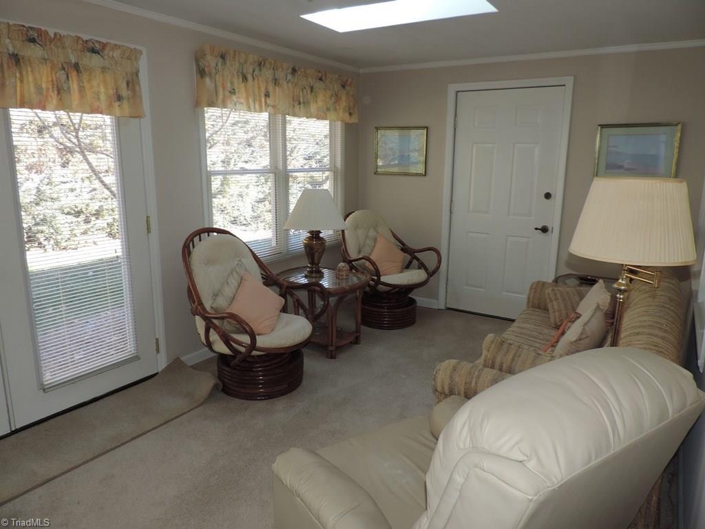 1607 Ternberry Road High Point, NC 27262 - Photo 8 of 15 Gallery Image 8