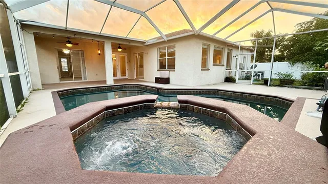 $2,975 | 2749 Valencia Grove Drive, Valrico, FL 33596