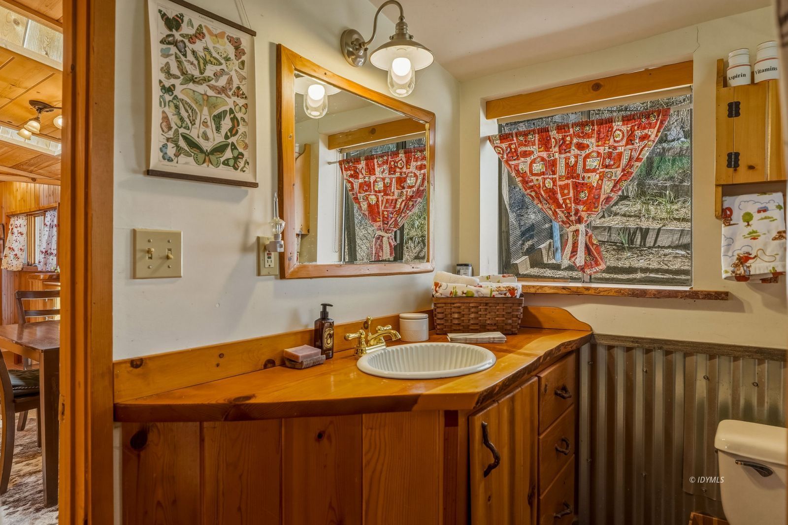 24945 Marion Ridge Drive Idyllwild, CA 92549 - Photo 22 of 53 Guest Bath