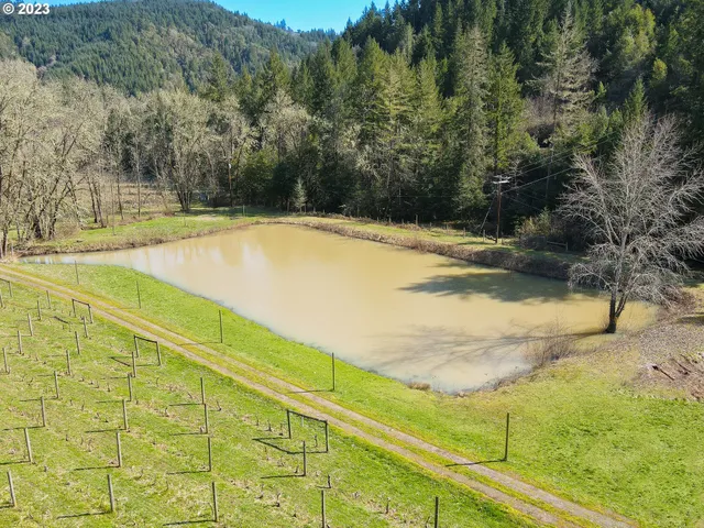 $830,000 | 375 Porter Creek Road, Winston, OR 97496