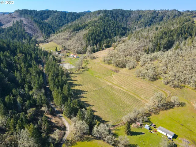 $830,000 | 375 Porter Creek Road, Winston, OR 97496