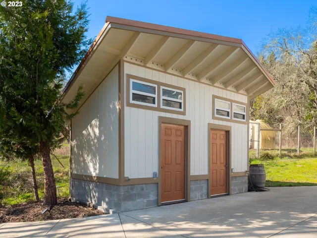 $830,000 | 375 Porter Creek Road, Winston, OR 97496