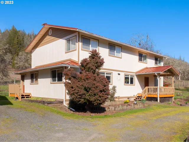$830,000 | 375 Porter Creek Road, Winston, OR 97496