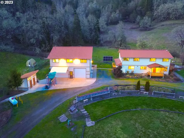 $830,000 | 375 Porter Creek Road, Winston, OR 97496