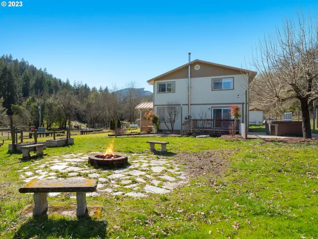 $830,000 | 375 Porter Creek Road, Winston, OR 97496