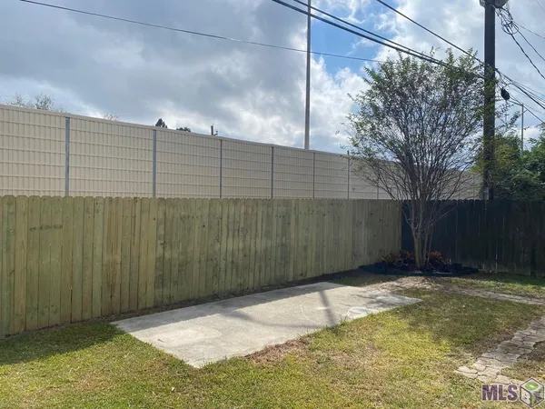 $1,850 | 301 Misty Creek Drive, Baton Rouge, LA 70808