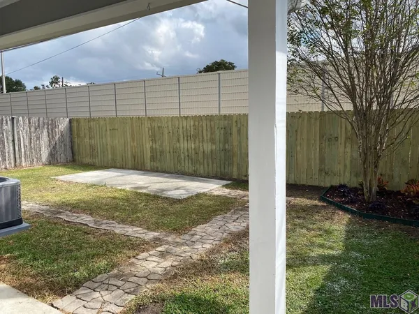 $1,850 | 301 Misty Creek Drive, Baton Rouge, LA 70808