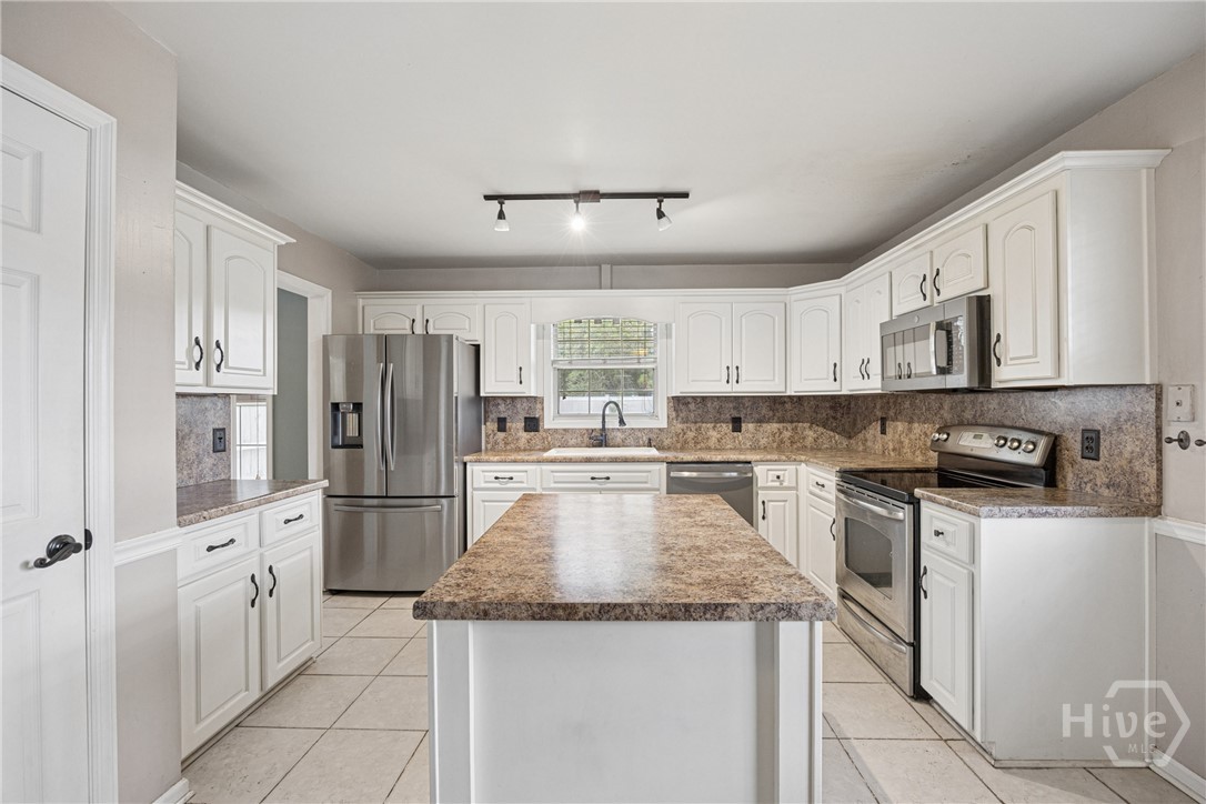 940 Hunters Run Road Hinesville, GA 31313 - Photo 13 of 32 Gallery Image 13