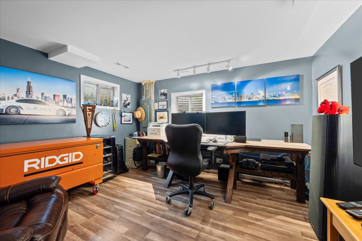 308 Signe Court Lake Bluff, IL 60044 - Photo 24 of 29 a view of a workspace with furniture and a livingroom