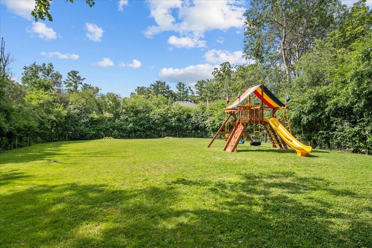 308 Signe Court Lake Bluff, IL 60044 - Photo 25 of 29 a view of a entertaining space