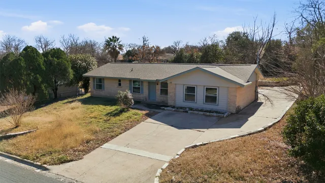 $1,800 | 1103 Floradale Drive, Austin, TX 78753