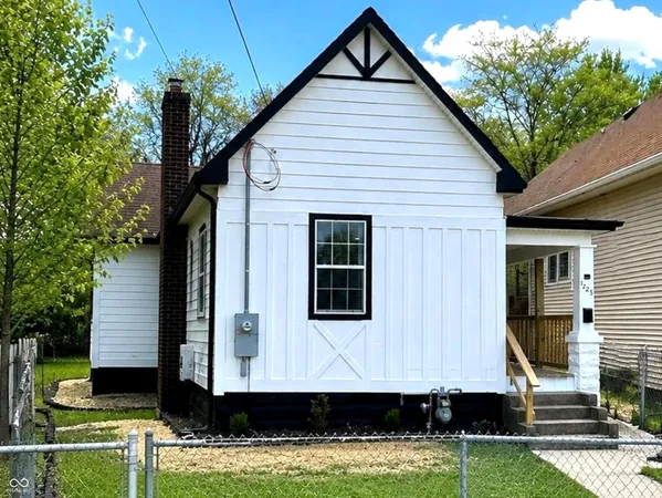 $129,999 | 1225 East Adams Street, Muncie, IN 47305