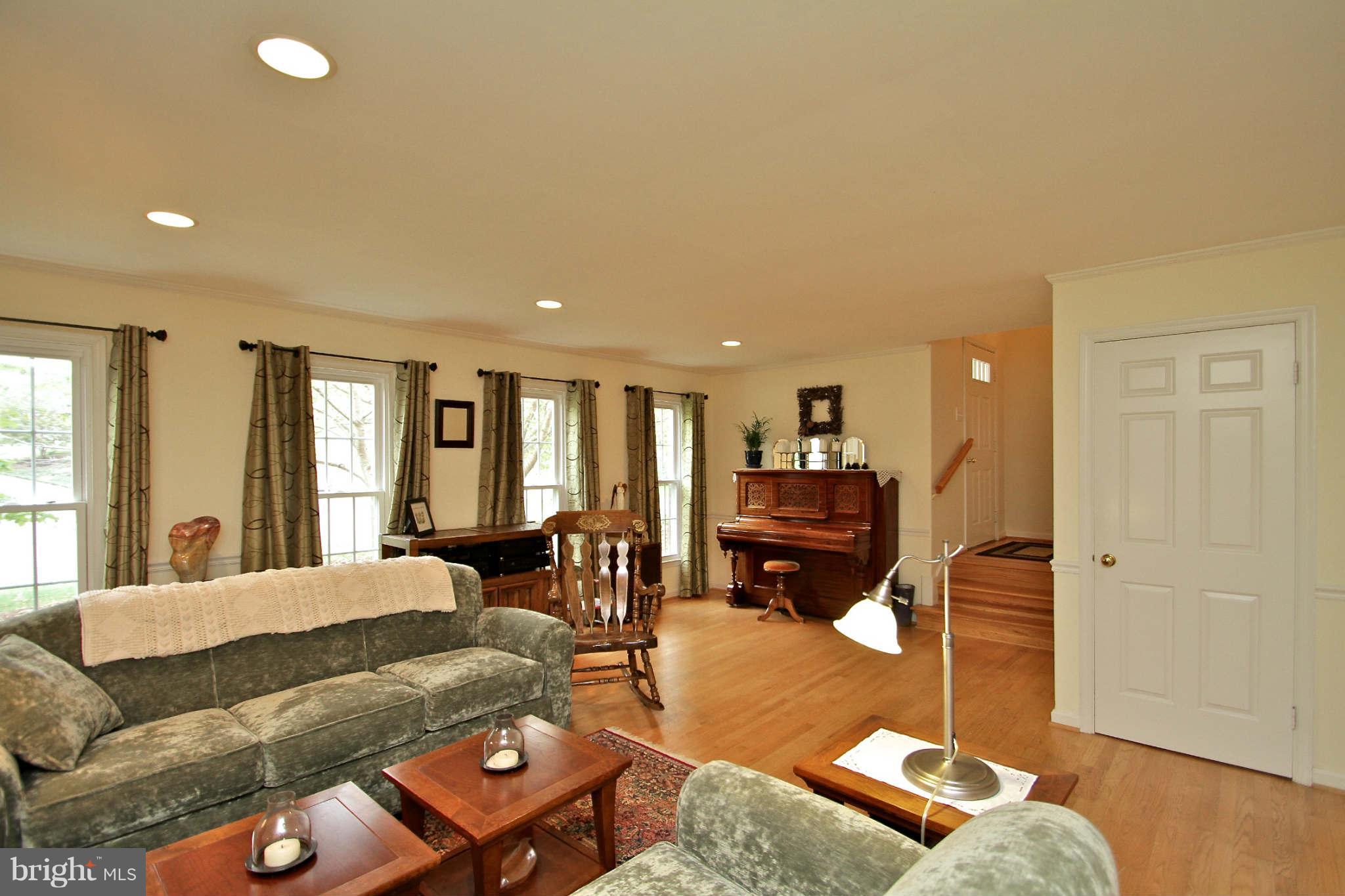2014 Adams Hill Road Vienna, VA 22182 - Photo 12 of 30 Family Room