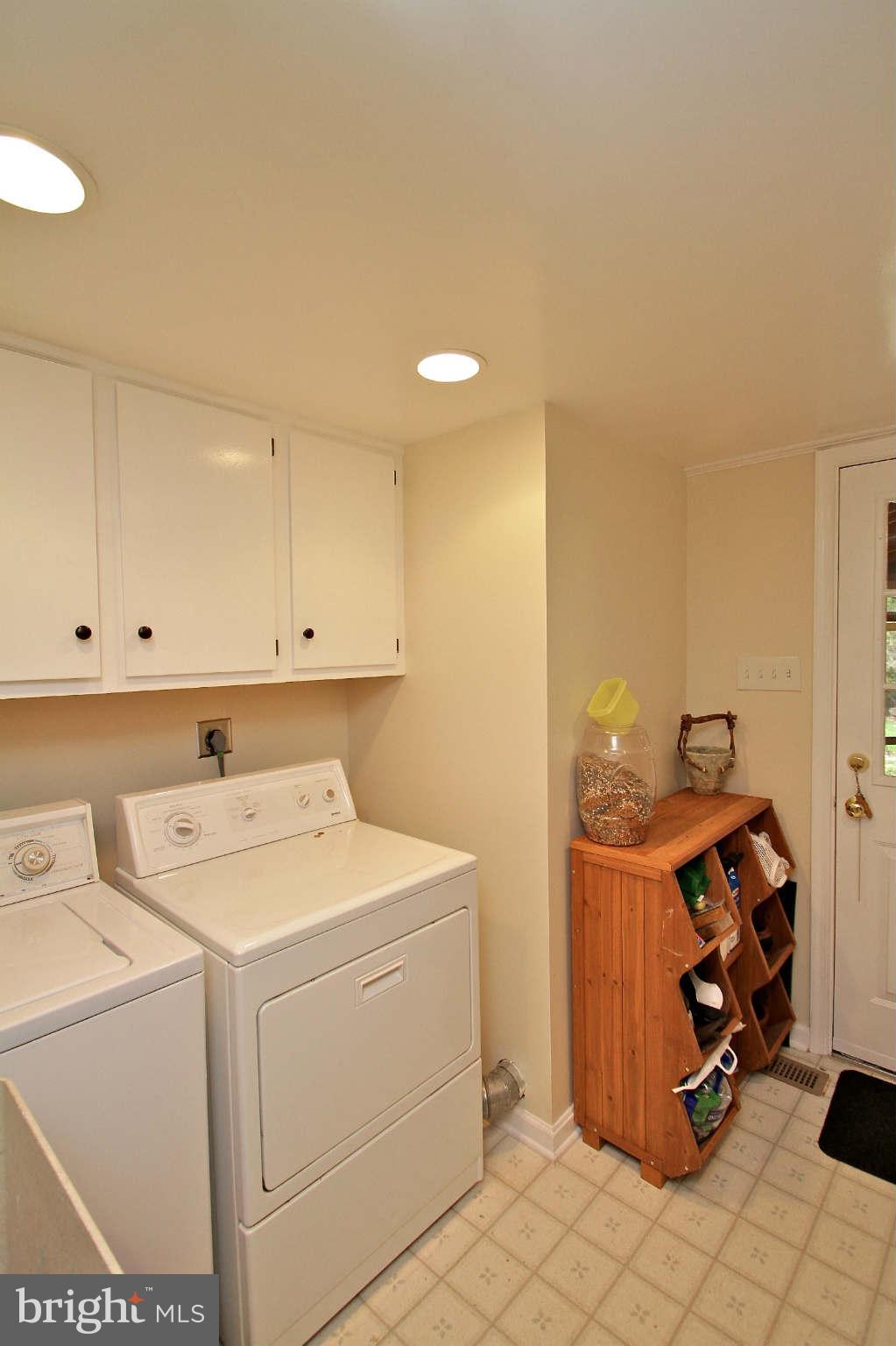 2014 Adams Hill Road Vienna, VA 22182 - Photo 16 of 30 Interior (General)