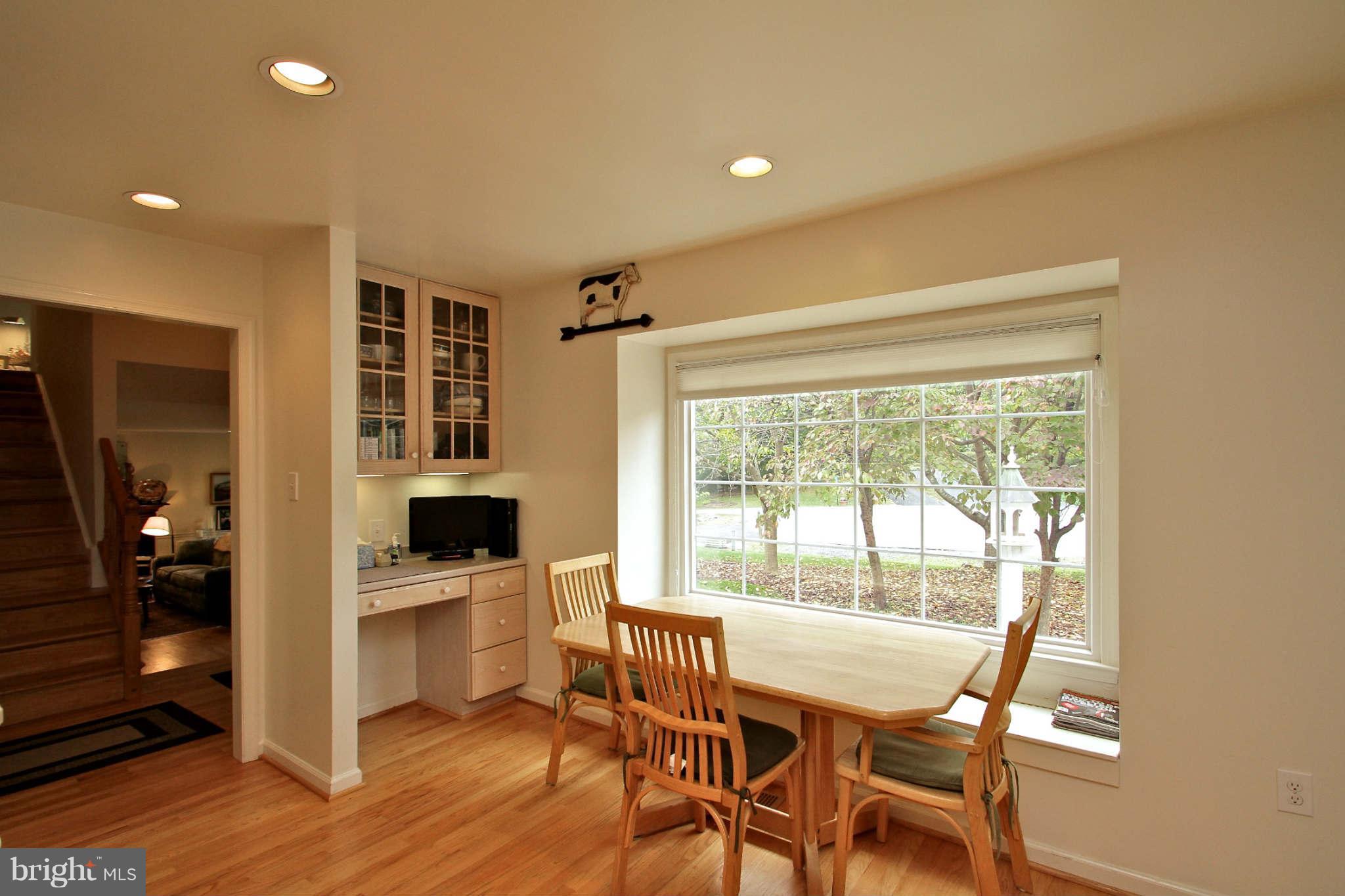 2014 Adams Hill Road Vienna, VA 22182 - Photo 10 of 30 Kitchen