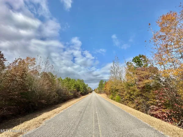 $76,000 | 3 County Road 3122, French Camp, MS 39745