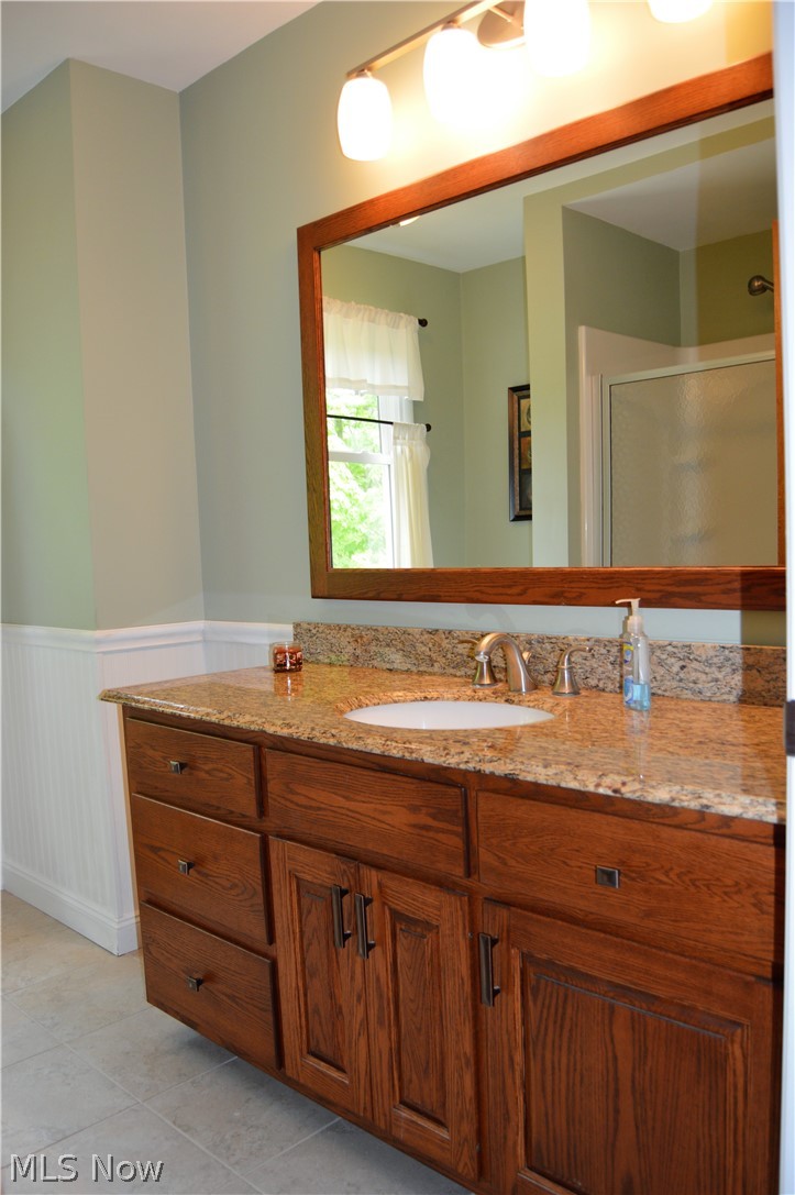 3088 Southern Road Richfield, OH 44286 - Photo 16 of 30 2nd floor full bath - updated flooring, vanity, fixtures and more