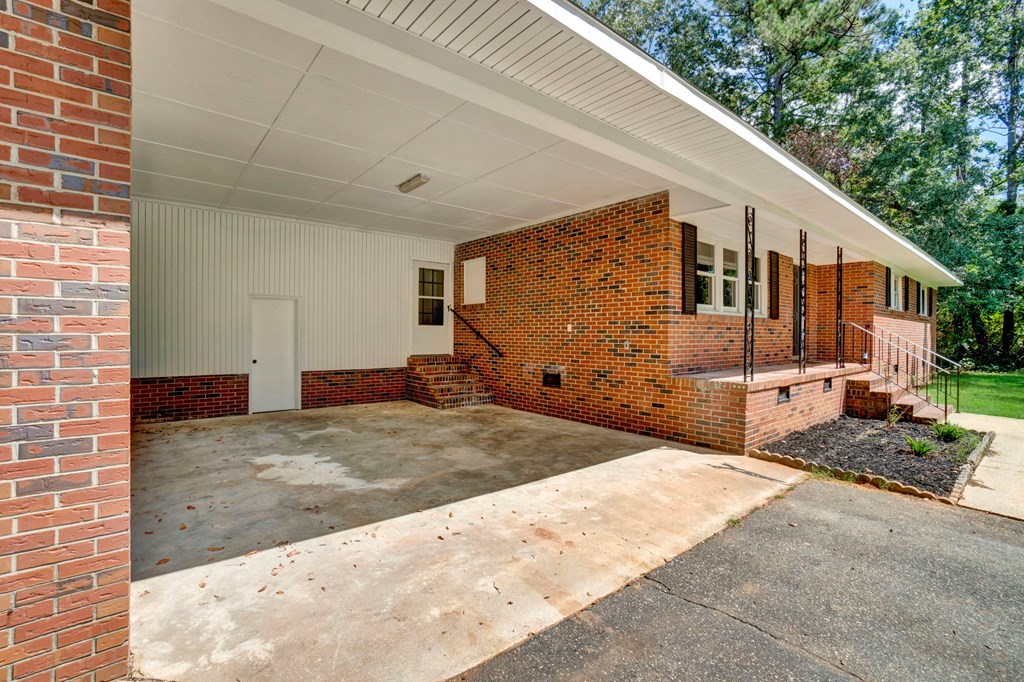 121 Valley Road Greenwood, SC 29646 - Photo 7 of 46 Gallery Image 7