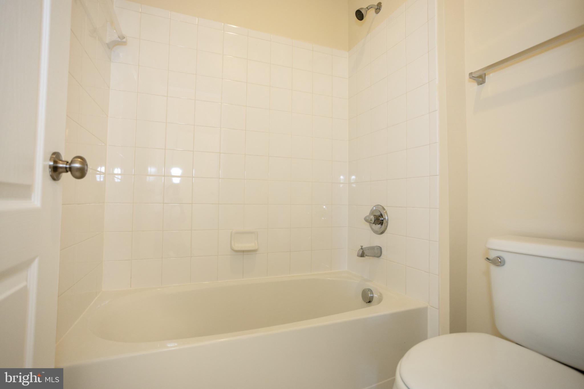 8941 Quarry Road Manassas, VA 20110 - Photo 34 of 44 3rd Floor Full Bath