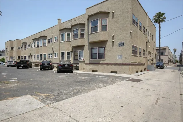 $210,000 | 354 Chestnut Avenue, Unit 33, Long Beach, CA 90802