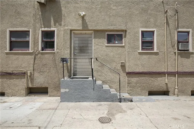 $210,000 | 354 Chestnut Avenue, Unit 33, Long Beach, CA 90802