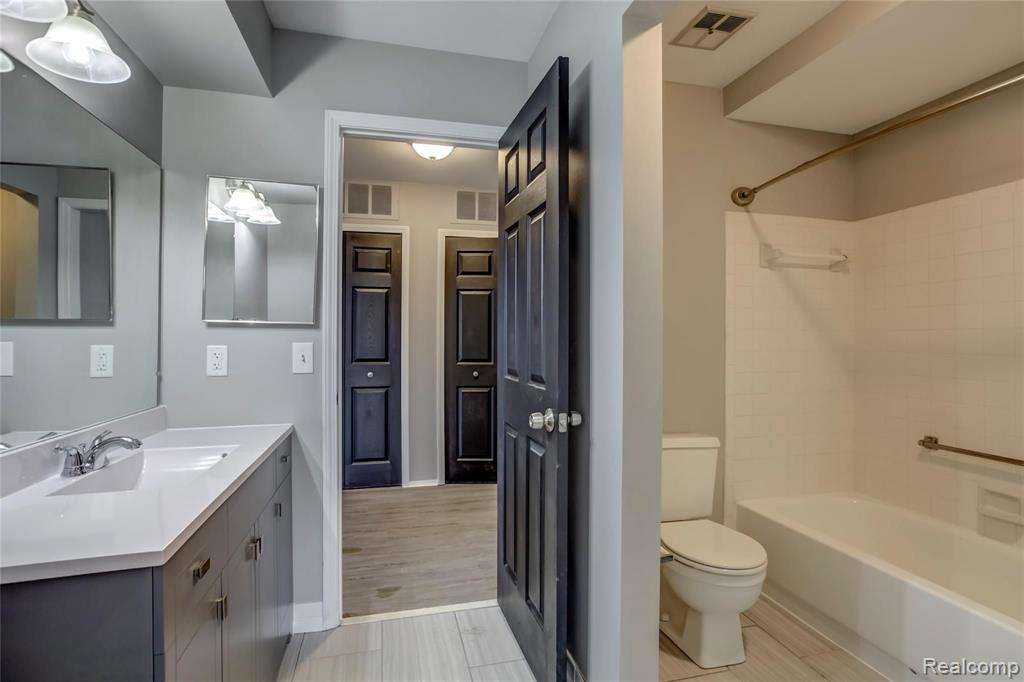 32023 West 14 Mile Road, Unit 107 Farmington, MI 48334 - Photo 13 of 14