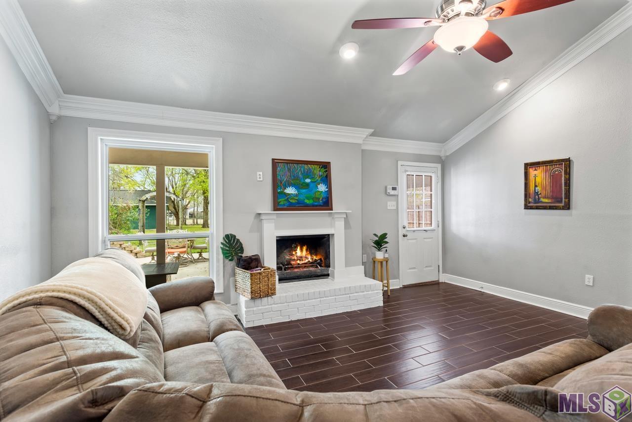 7232 Barringer Court Baton Rouge, LA 70817 - Photo 3 of 16 Gallery Image 3