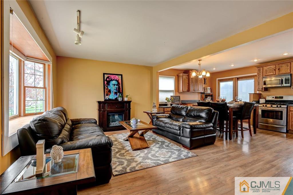 16 Thomas Road Somerset, NJ 08873 - Photo 7 of 25 Gallery Image 7