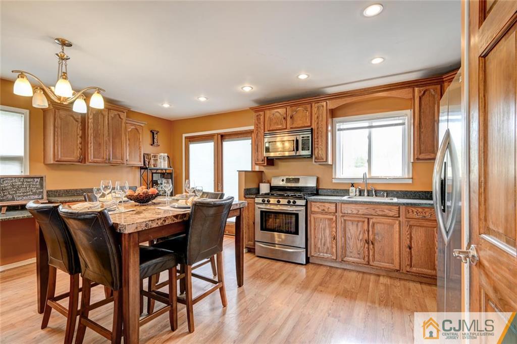 16 Thomas Road Somerset, NJ 08873 - Photo 9 of 25 Gallery Image 9