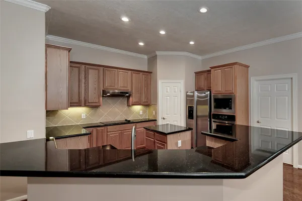 $445,000 | 146 East Northcastle Circle, The Woodlands, TX 77384