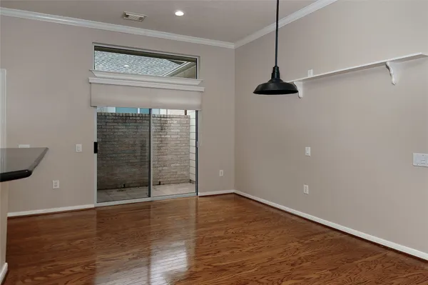 $445,000 | 146 East Northcastle Circle, The Woodlands, TX 77384