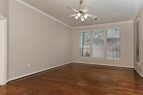 $445,000 | 146 East Northcastle Circle, The Woodlands, TX 77384