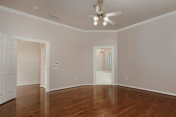 $445,000 | 146 East Northcastle Circle, The Woodlands, TX 77384