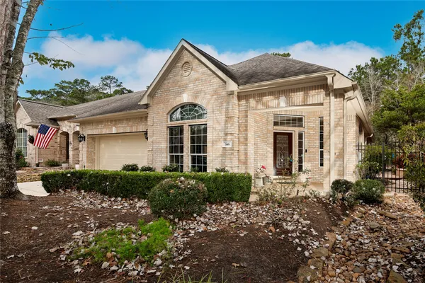 $445,000 | 146 East Northcastle Circle, The Woodlands, TX 77384