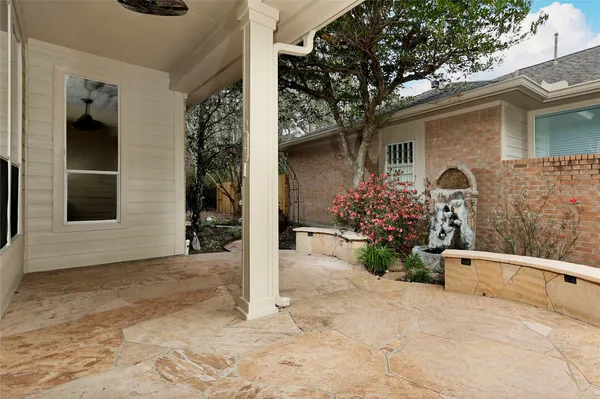$445,000 | 146 East Northcastle Circle, The Woodlands, TX 77384