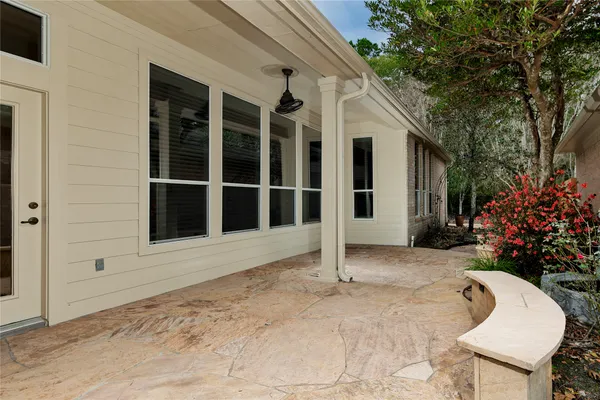 $445,000 | 146 East Northcastle Circle, The Woodlands, TX 77384
