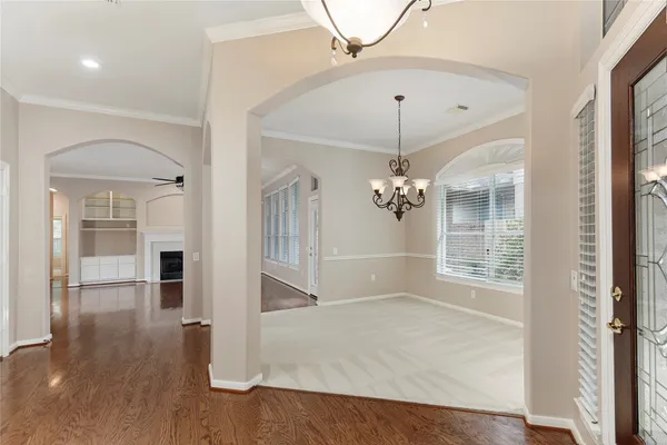 $445,000 | 146 East Northcastle Circle, The Woodlands, TX 77384