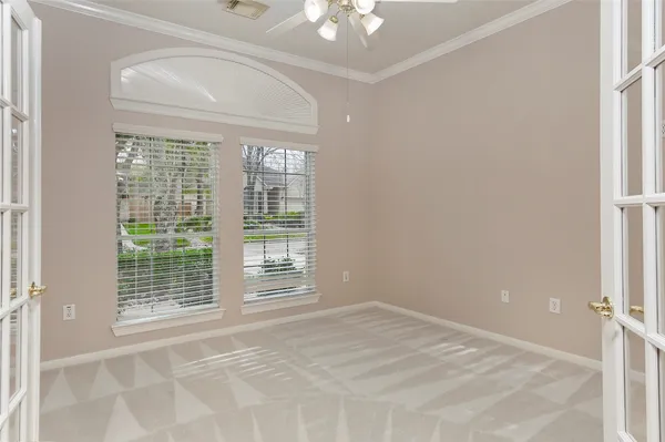 $445,000 | 146 East Northcastle Circle, The Woodlands, TX 77384