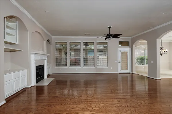 $445,000 | 146 East Northcastle Circle, The Woodlands, TX 77384