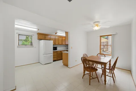 $230,000 | 33847 North Prospect Drive, Grayslake, IL 60030