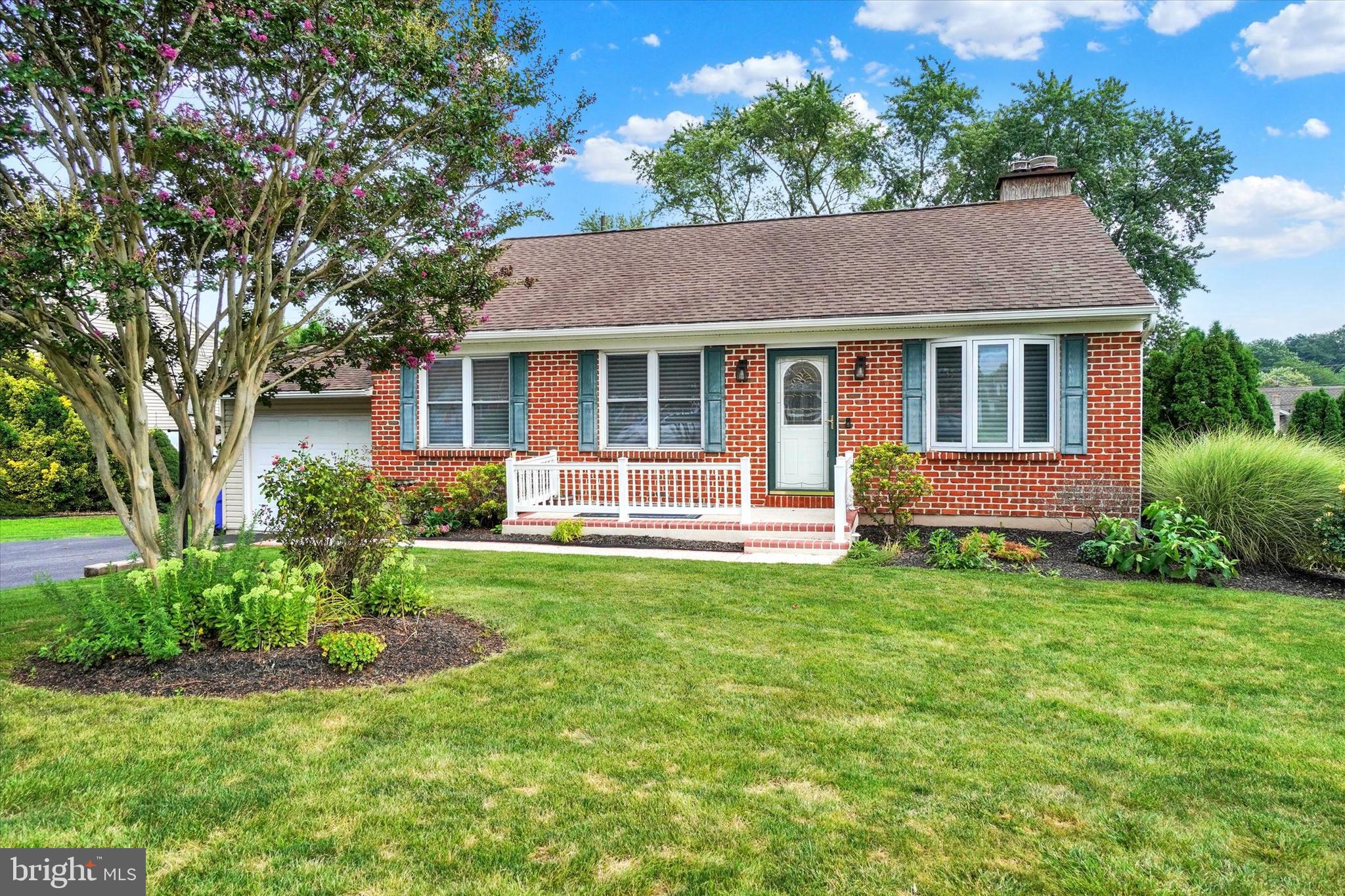 355 Edgewood Road York, PA 17402 - Photo 1 of 28 Gallery Image 1