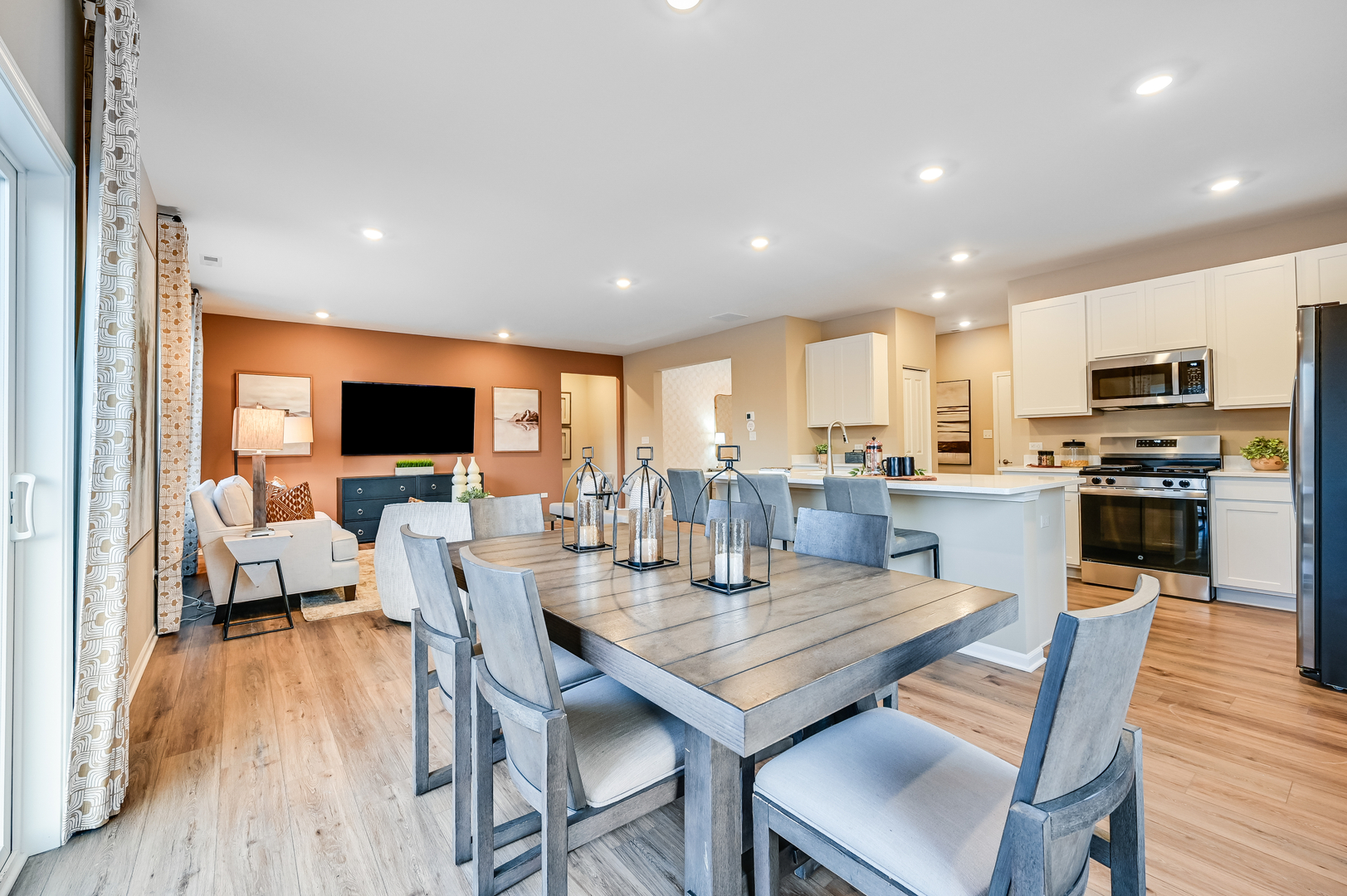 3816 Meadowridge Road Woodstock, IL 60098 - Photo 8 of 19 Gallery Image 8