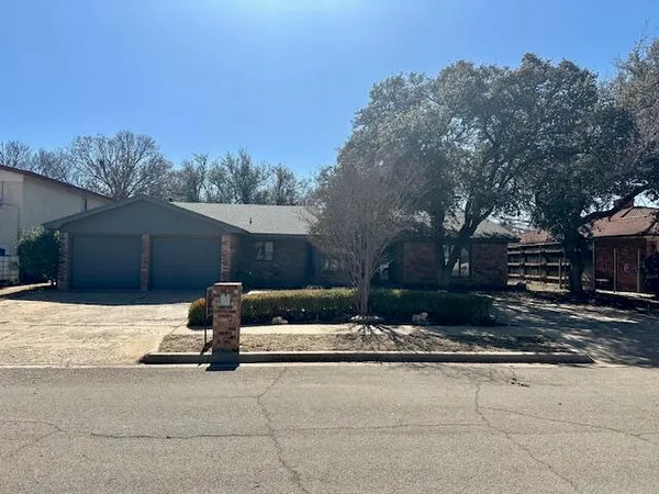 $269,900 | 3303 75th Street, Lubbock, TX 79423